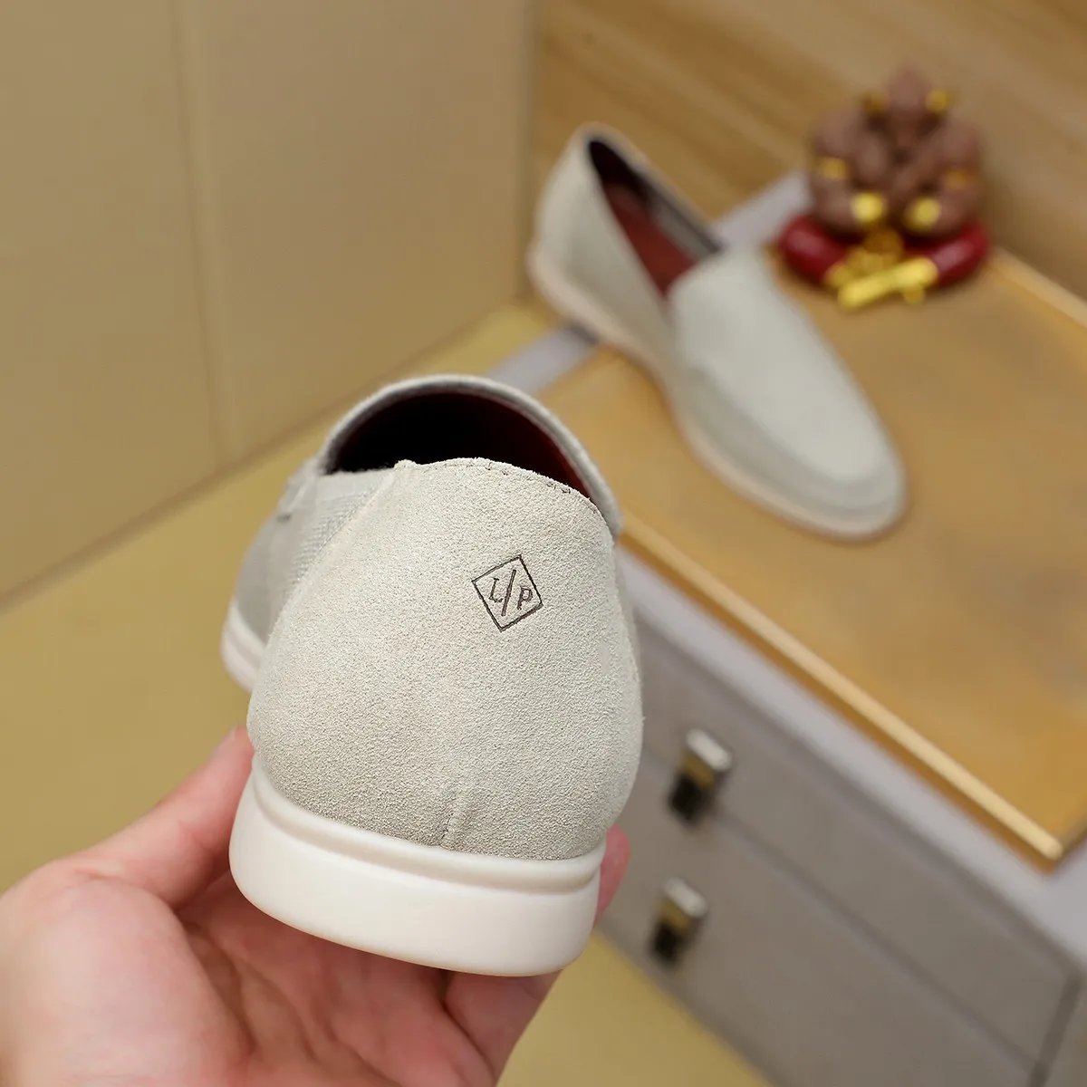 Men's Men's Shoes 💰 400 Loro PIana moccasin made of wish wool fabric. The upper is made of knitted fabric, made on a loom, and then attached to a rubber sole. The Rain System's water-repellent treatment enhances the shoe's functional design, while the suede details give the shoe a sense of elegance and sophistication. Made from Wish, fine wool from Australian and New Zealand Merino sheep 38-44